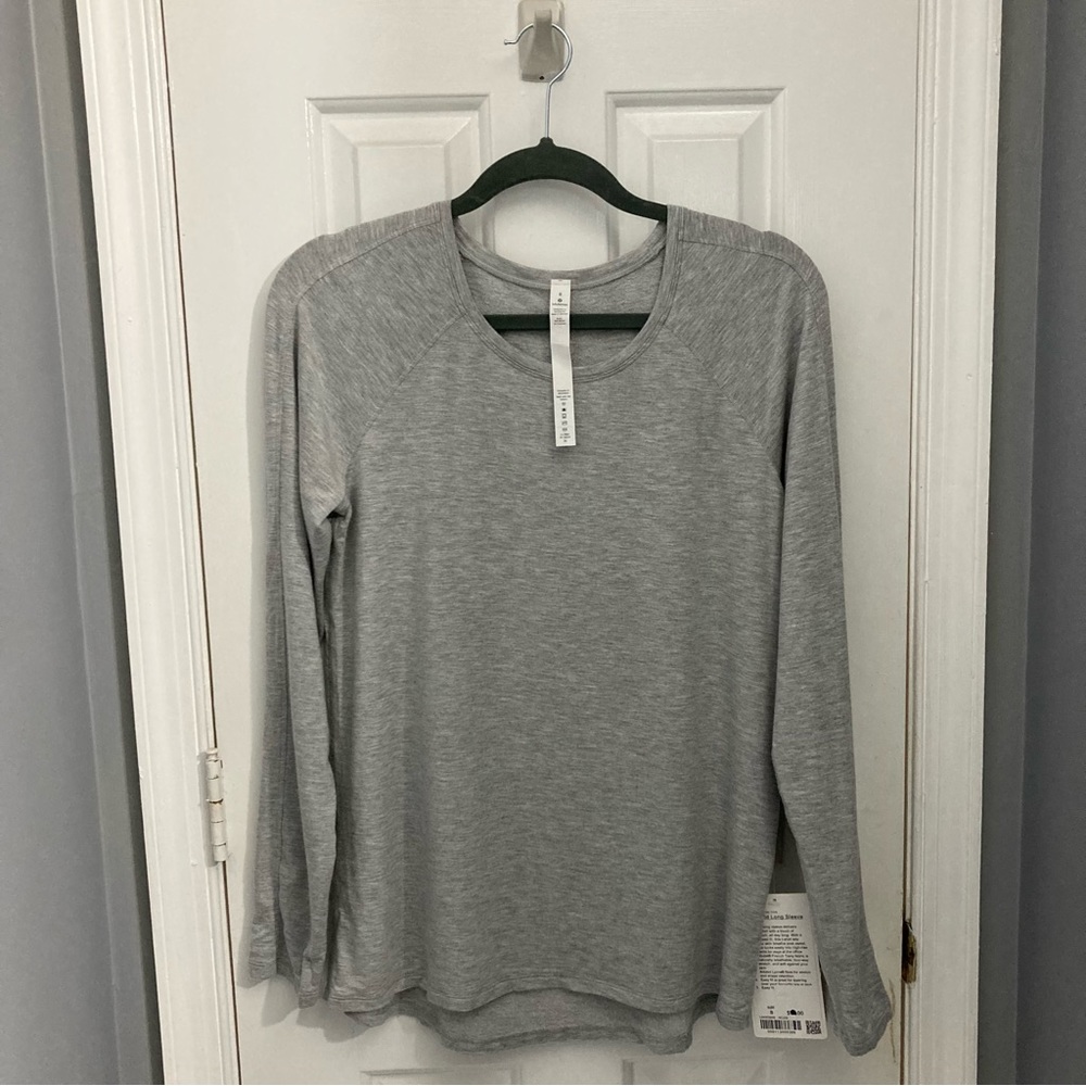 NWT Lululemon Emerald Long Sleeve *Terry, Size 8, Light Gray